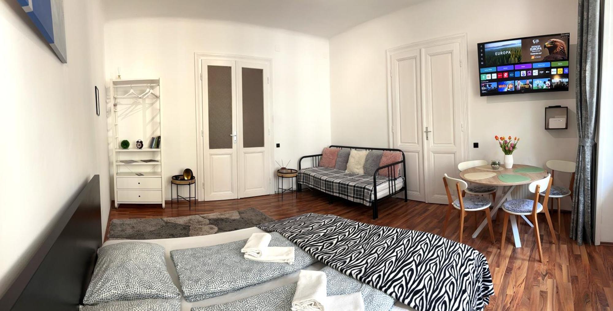 Big And Comfortable Mariahilfer Apartment Wenen Buitenkant foto